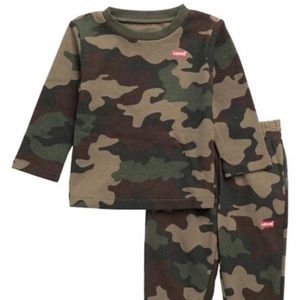 Levis® Boys Print Thermal Top & Joggers Set.  SIZE 12 Months